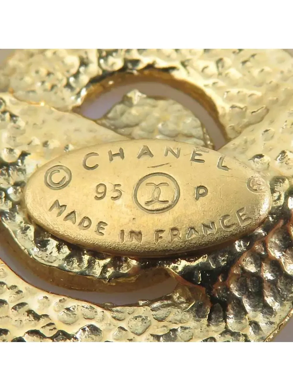 Chanel elevate your
